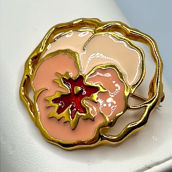 Avon Jewelry - Avon Pink & Gold Pansy Trimmed Brooch.